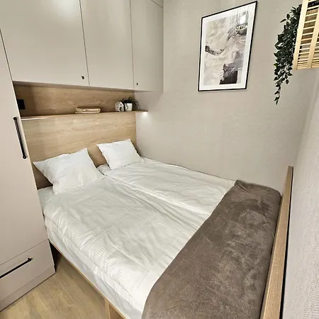 Pine Point With Shared Pools, Jacuzzi, Sauna & Gym * 스클라르스카포렘바