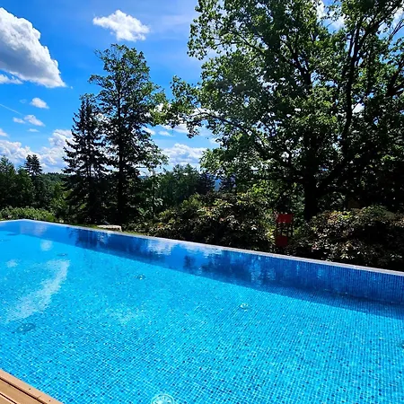 Apartament Pine Point With Shared Pools, Jacuzzi, Sauna & Gym